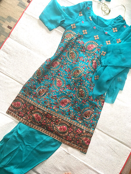 民族衣装のTPO シャルワールカミーズの普段着・盛装｜パキスタン
